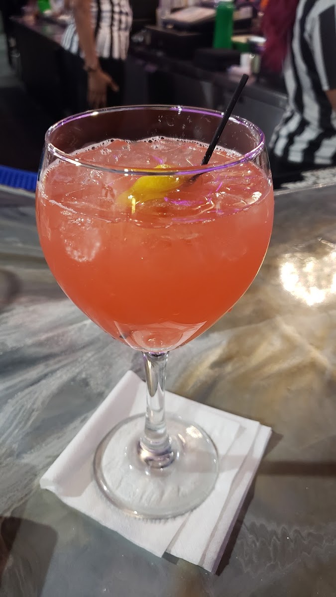 Lavue Bar & Grill